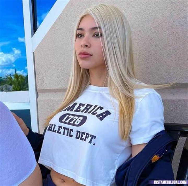 Aishah Sofey: Rising Star in the World of Entertainment