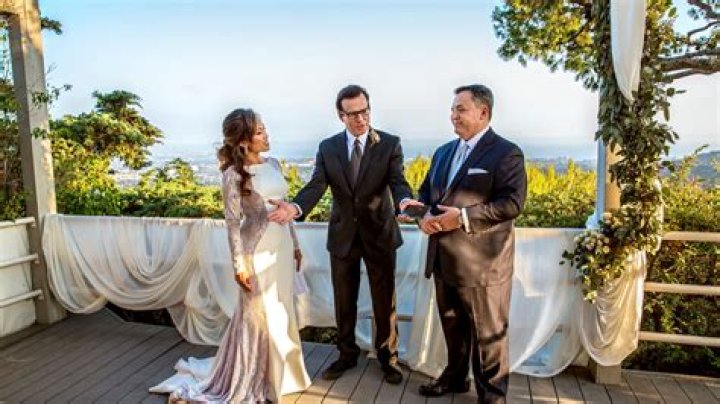 Anh Tu Dang: The Rising Star in the World of Entertainment