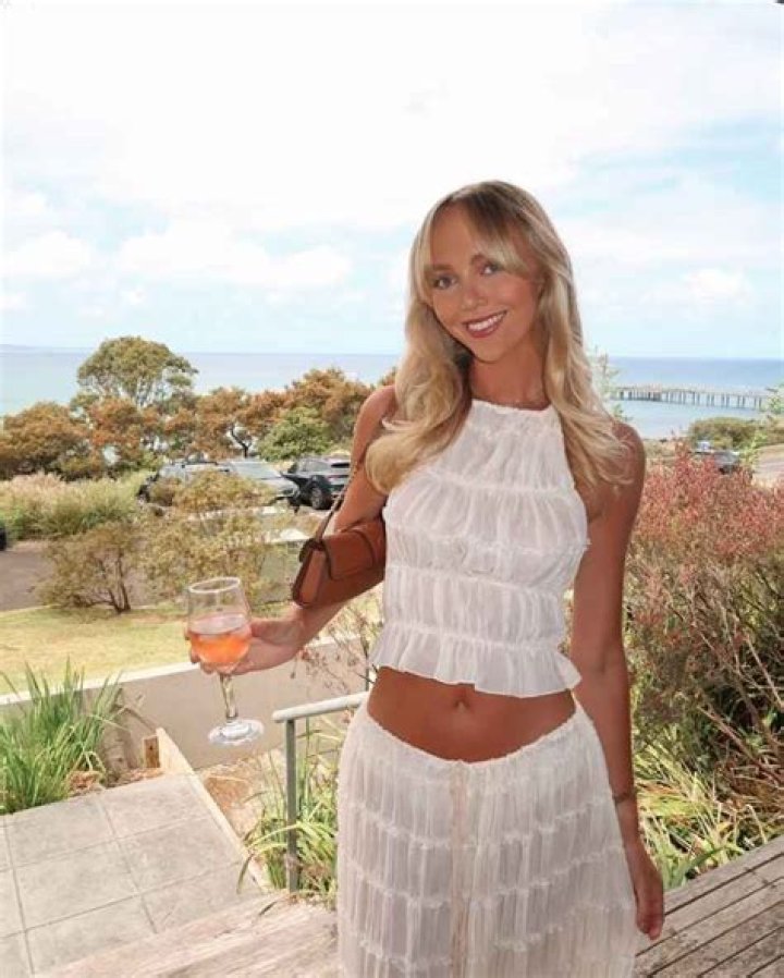 Annie Knight Age: Everything You Need to Know