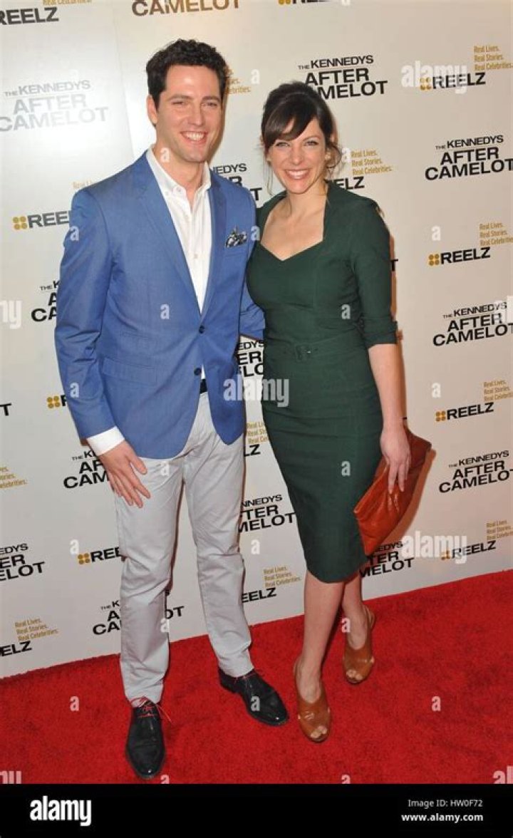 Discover the Life and Relationship of Brett Donahue and His Wife