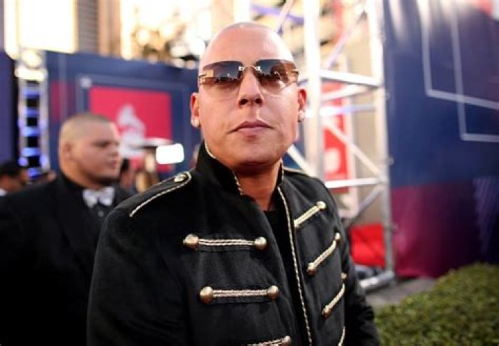 Cosculluela Net Worth: Exploring the Wealth of the Puerto Rican Reggaeton Star