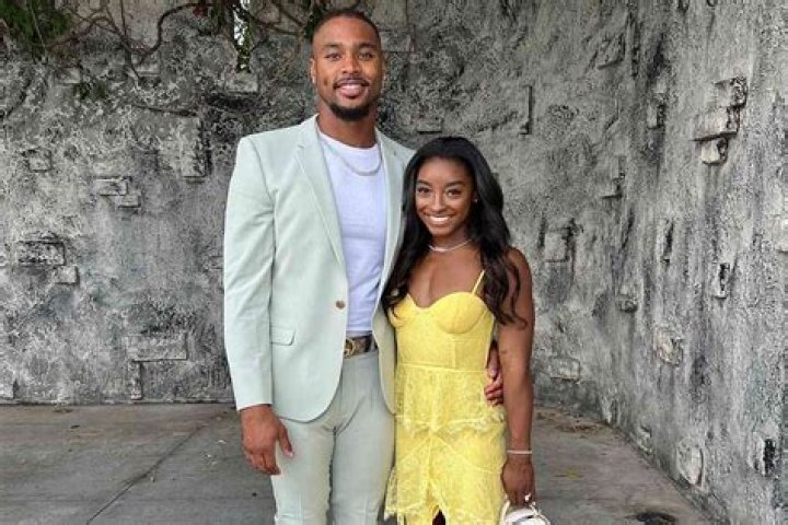 Unveiling the Height of Simone Biles' Husband, Jonathan Owens