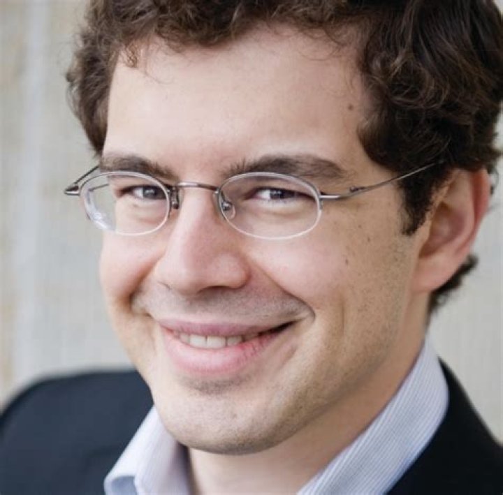 Is Christopher Paolini Married? Exploring the Personal Life of the Renowned Author