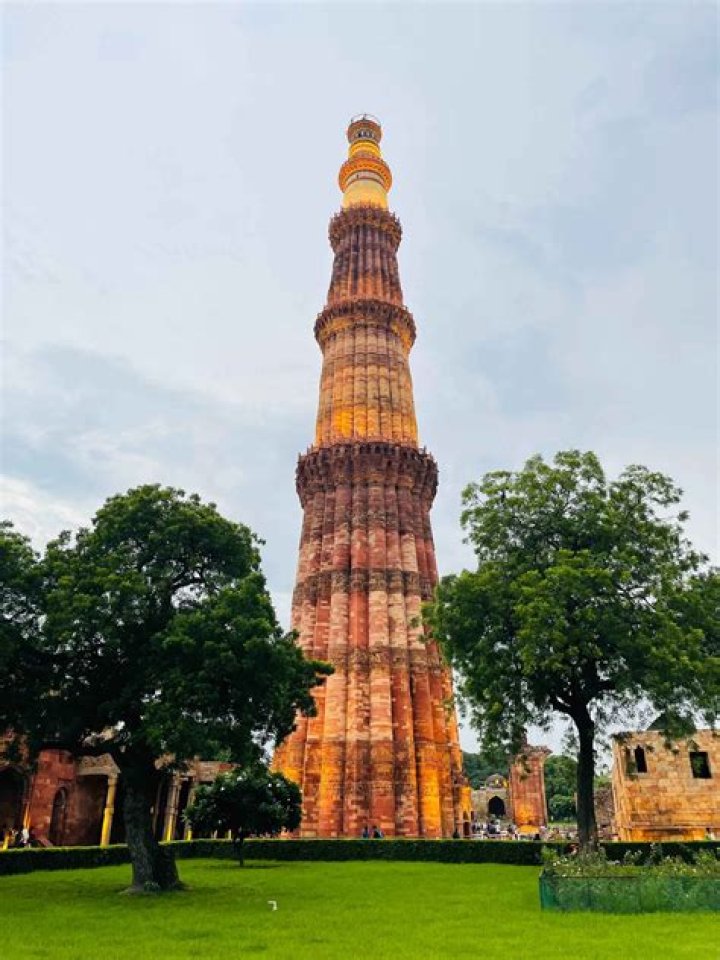 Kutub Minar: The Majestic Tower of Delhi