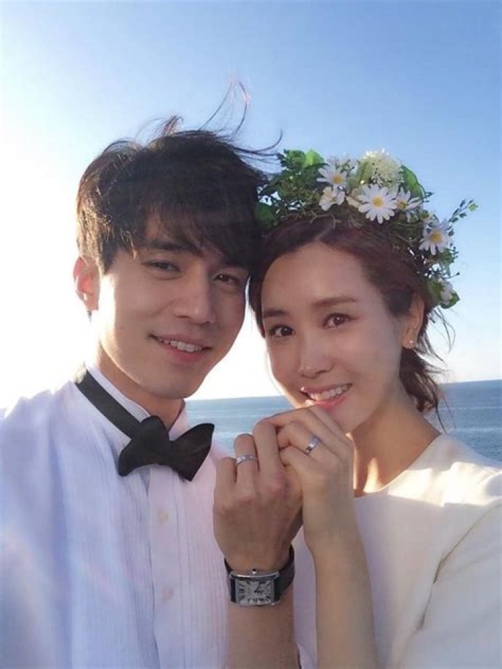 Lee Dong Wook's Wife: All You Need to Know