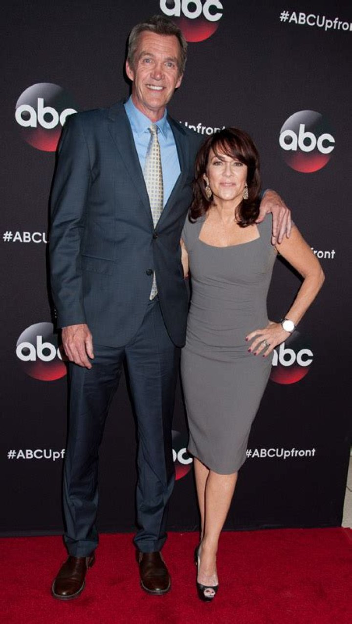 Unveiling the Astonishing Truth About Neil Flynn Height