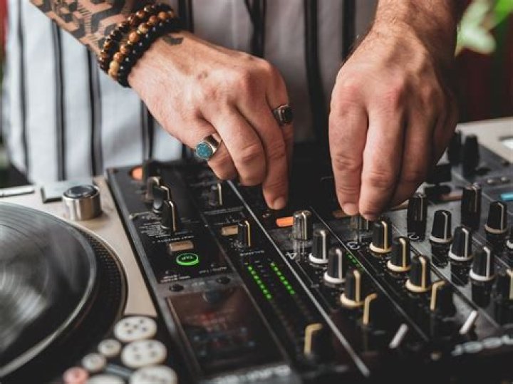 Pioneer Woman Feast: Recipes and Culinary Delights From the American Frontier